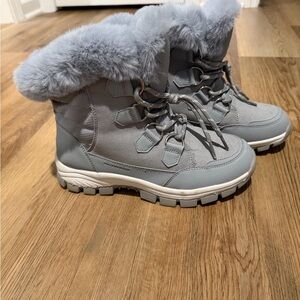 Women's Gray Fur-Lined Waterproof Winter Boots 6.5